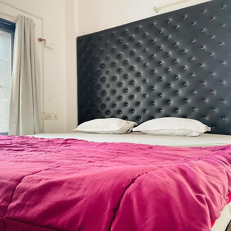 Lifespace- Spacious Hostel in a Luxurious Villa Pune Exterior foto