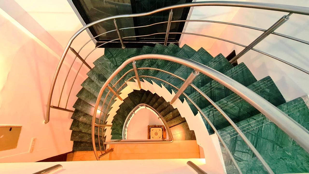 Lifespace- Spacious Hostel in a Luxurious Villa Pune Exterior foto